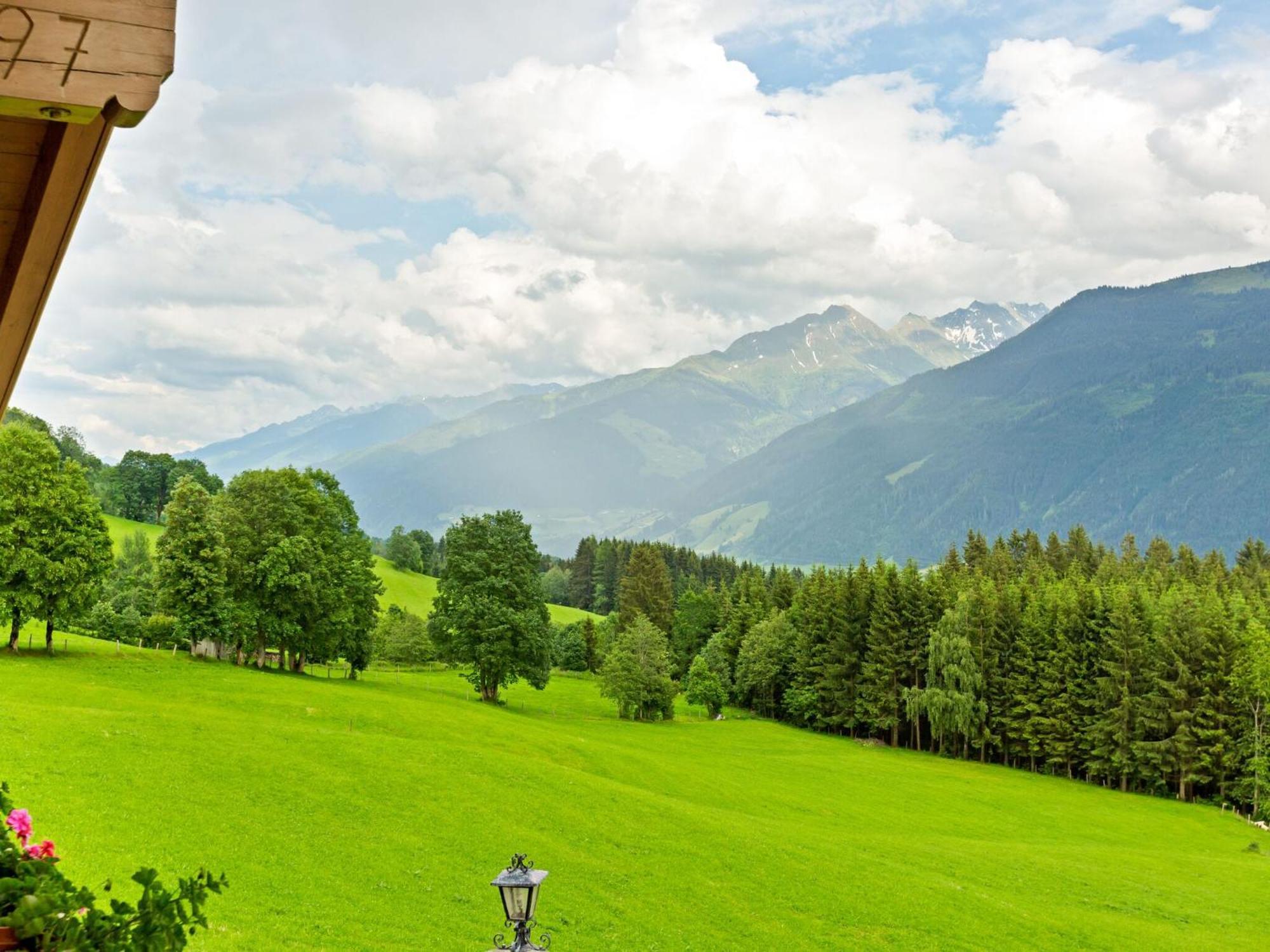 Sunlit Apartment Near Ski Area In Hollersbach Im Pinzgau Eksteriør bilde