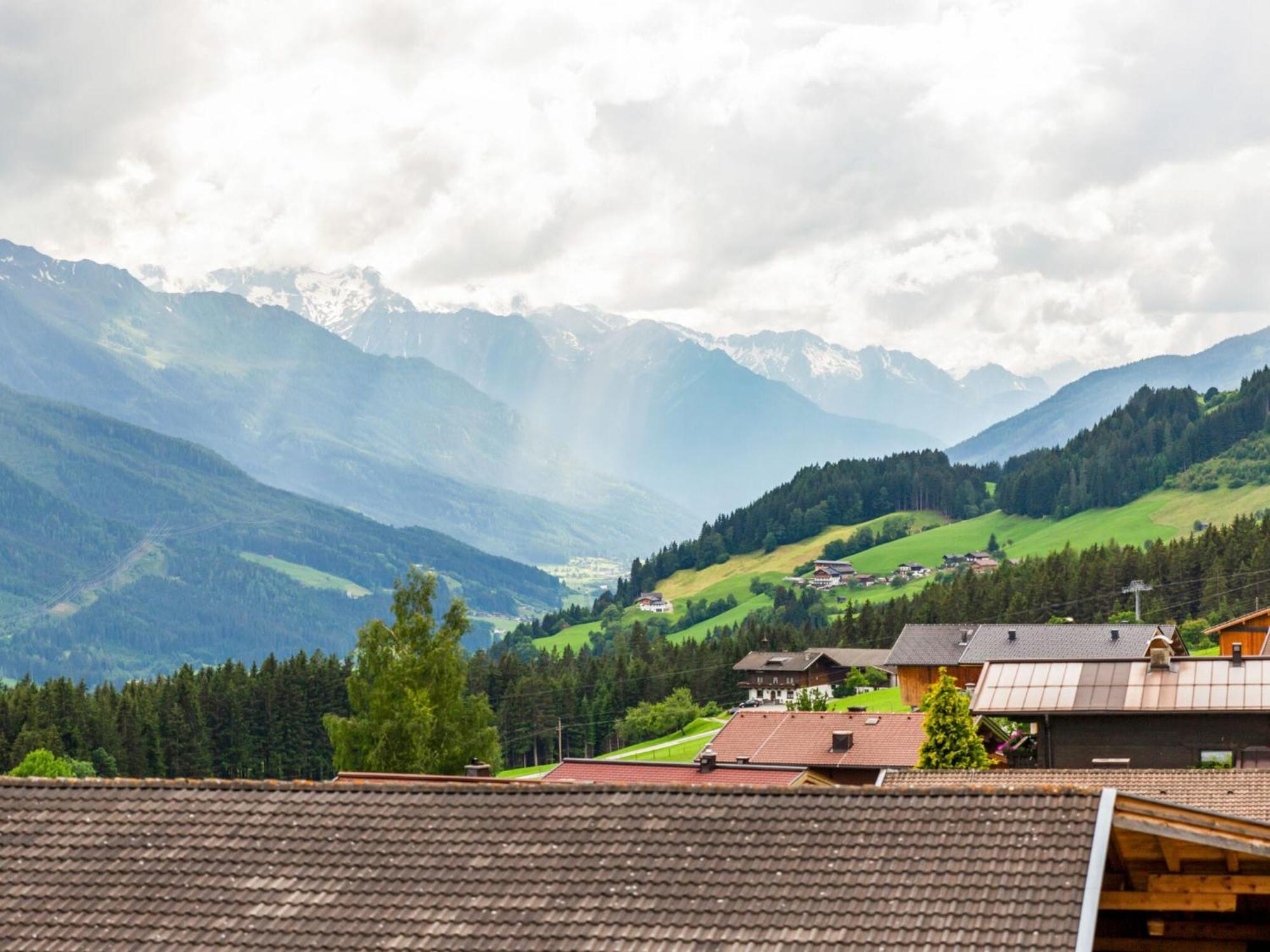 Sunlit Apartment Near Ski Area In Hollersbach Im Pinzgau Eksteriør bilde