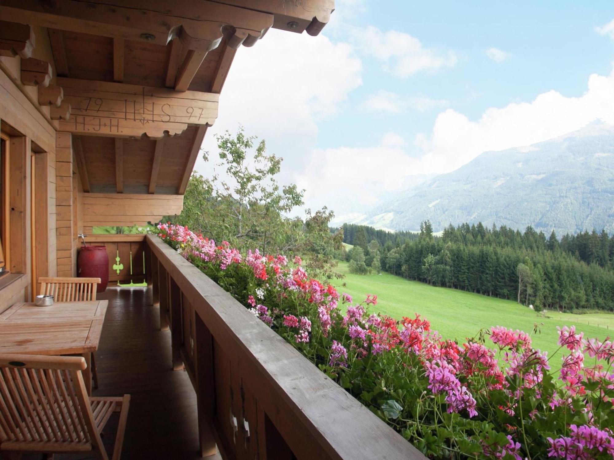 Sunlit Apartment Near Ski Area In Hollersbach Im Pinzgau Eksteriør bilde