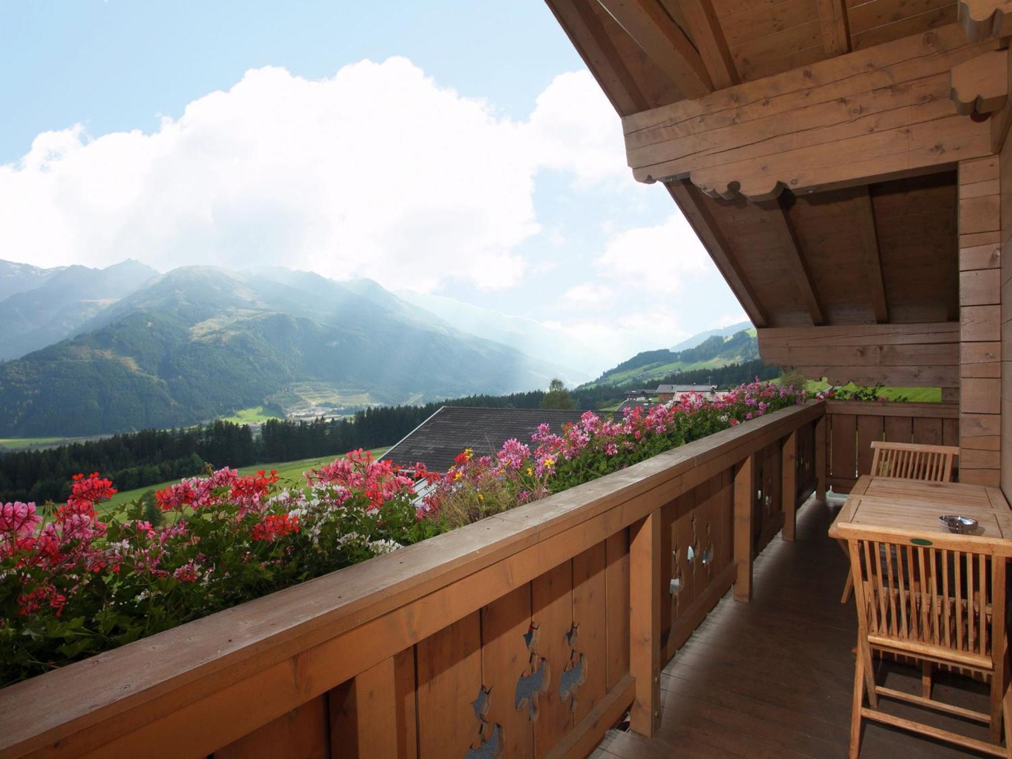 Sunlit Apartment Near Ski Area In Hollersbach Im Pinzgau Eksteriør bilde